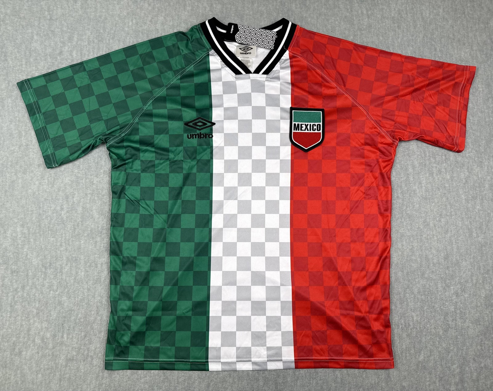 Mexico Jersey Mens Medium Multi-Color National Team Soccer Umbro Check Runs Big