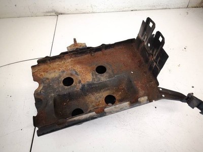  Batterie gedrückt halten  Nissan Primera DE2421895-75