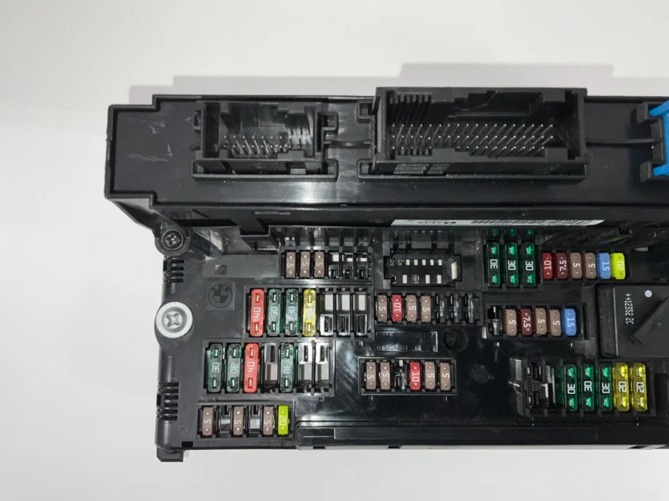 BMW X3 2013 caja de fusibles caja de fusibles módulo de relé 9259467-01 y 504e12f01 OEM Foto 4 de 4