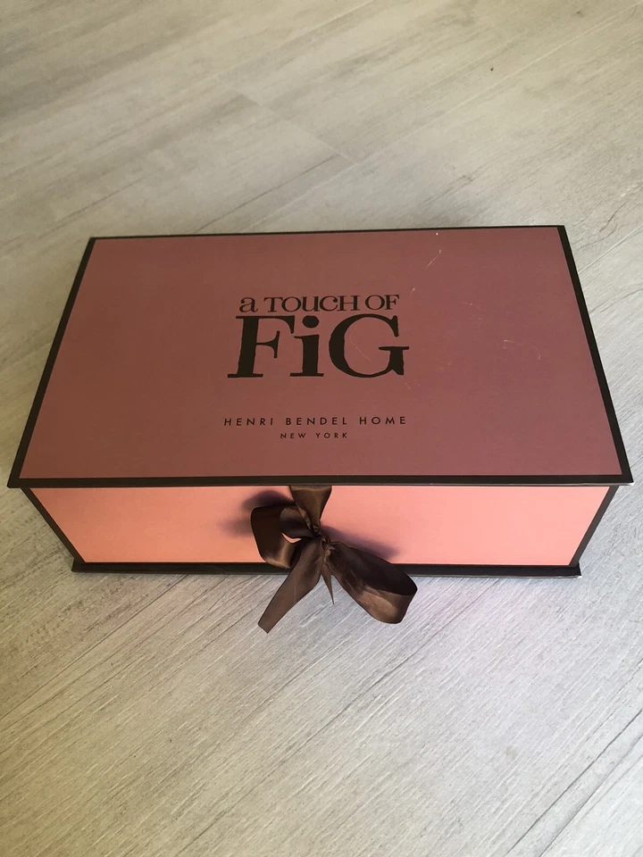 HENRI BENDEL FIG CANDLE SEALED 9.4 OZ GLASS With ONE OF A KIND LARGE FIG BOX D/C - Image 3 of 4