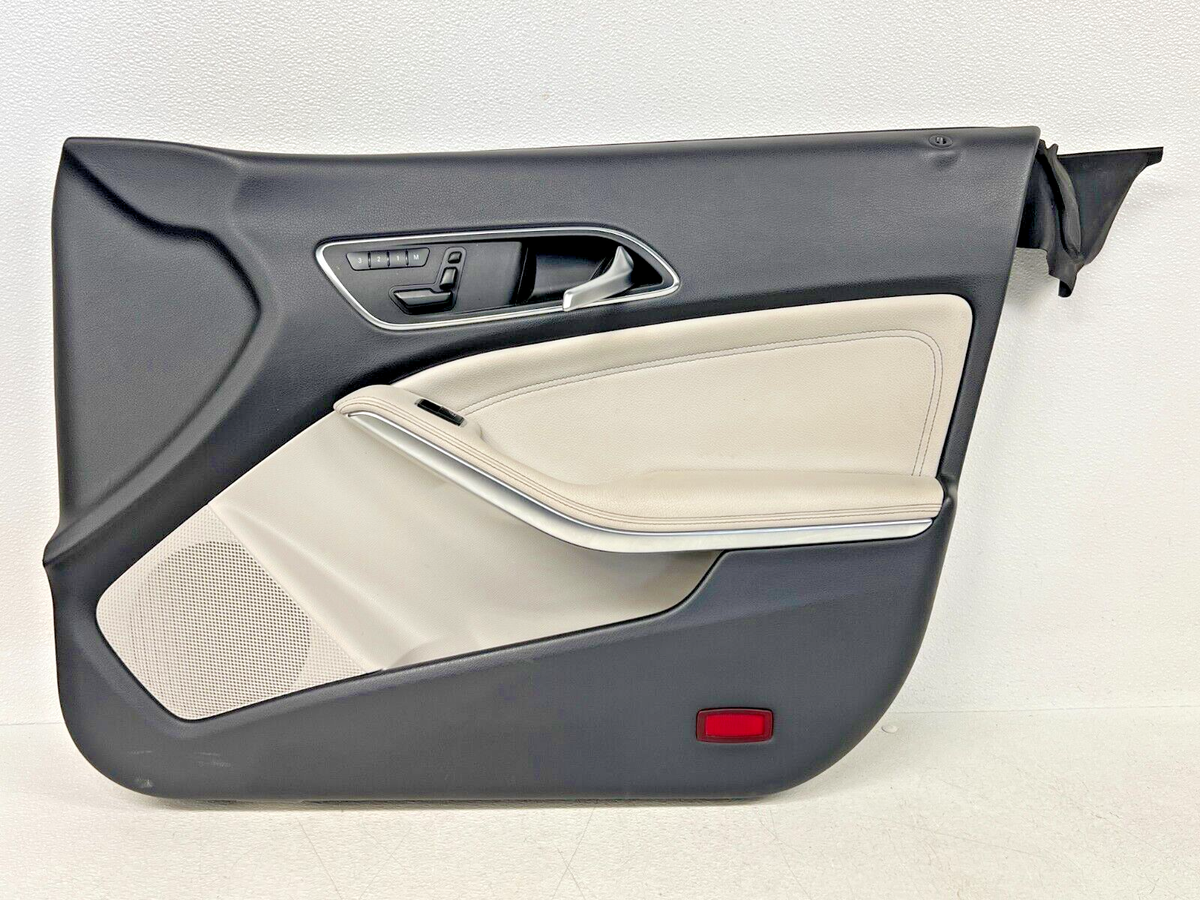 ⭐2014-2019 MERCEDES BENZ CLA250 FRONT RIGHT INTERIOR DOOR TRIM