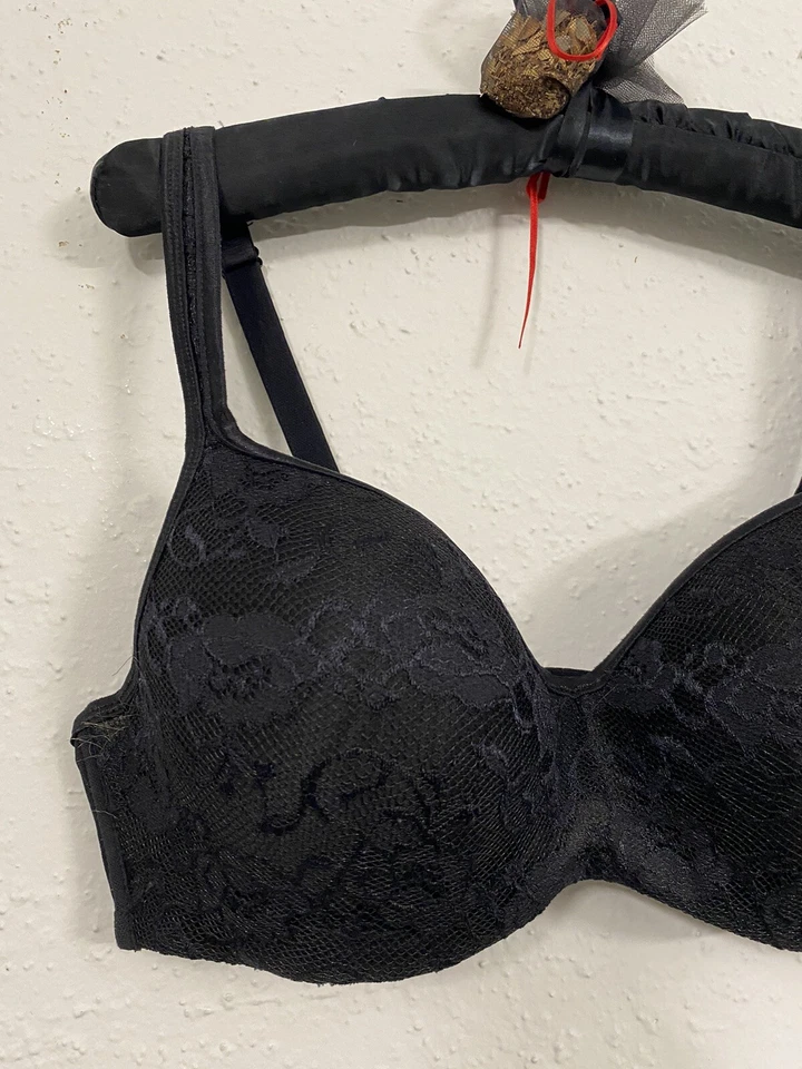 Sujetador negro de encaje acolchado con aros Bug bordado 38D usado de moda para mujer Foto 4 de 4