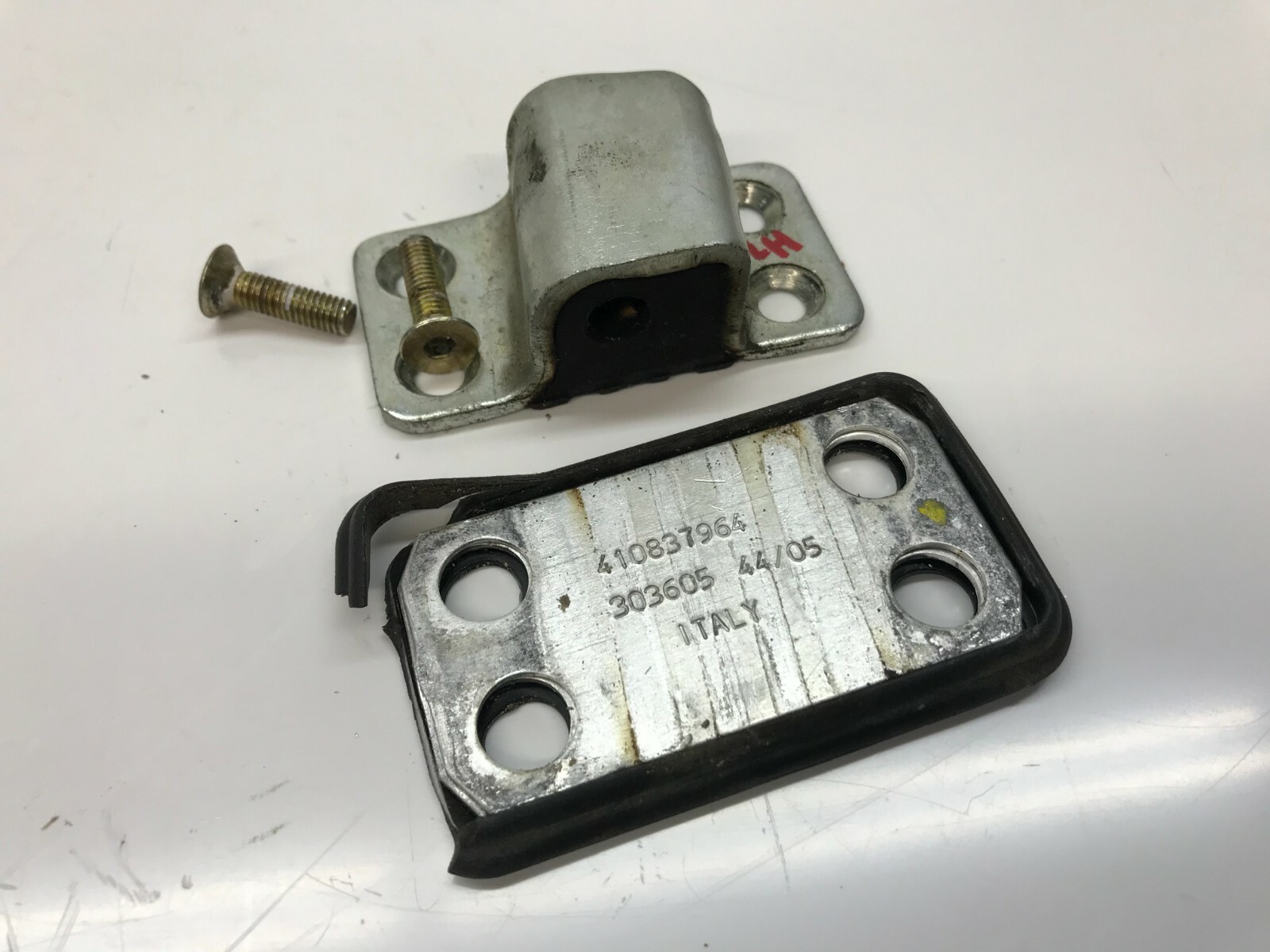 LAMBORGHINI DIABLO MURCIELAGO LP640 DRIVER LEFT DOOR LOCK STRIKER OEM 410831407A