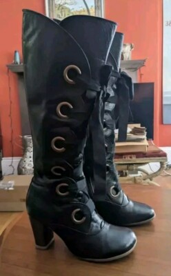 RaRe JOHN FLUEVOG SOPRANOS HILDEGARD BOOT 7 BLACK LEATHER LARGE EYELETS