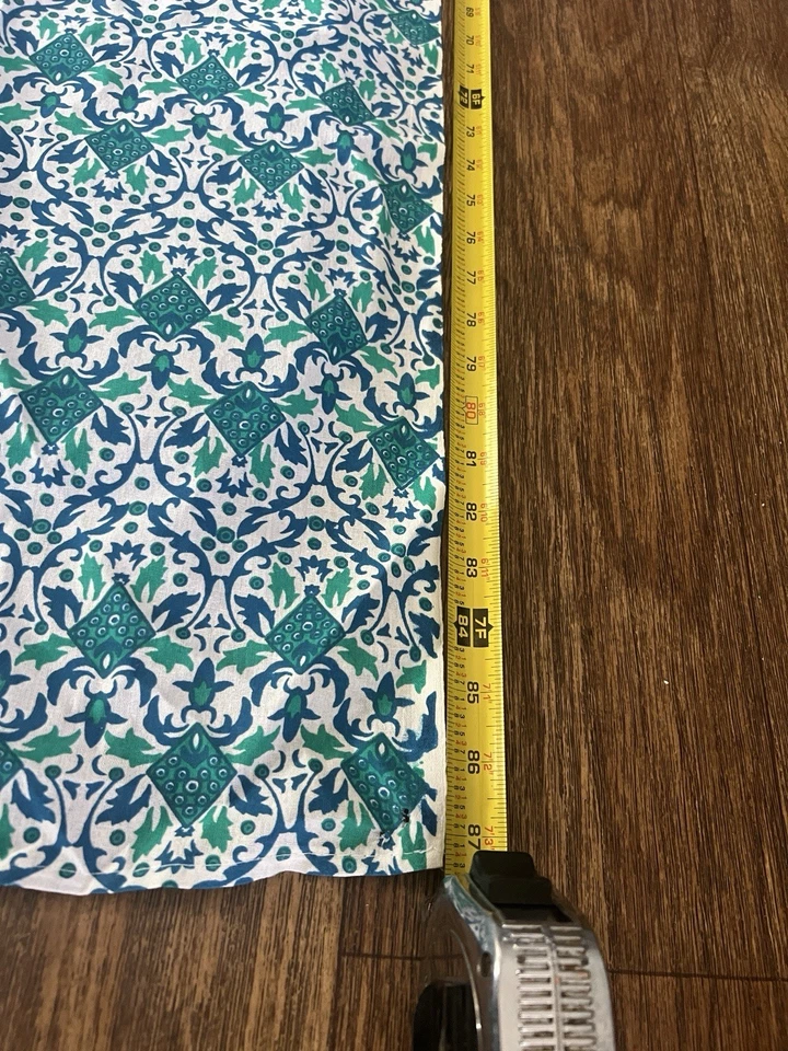 Intrincado tapiz mandala verde y blanco decoración de pared Foto 2 de 4