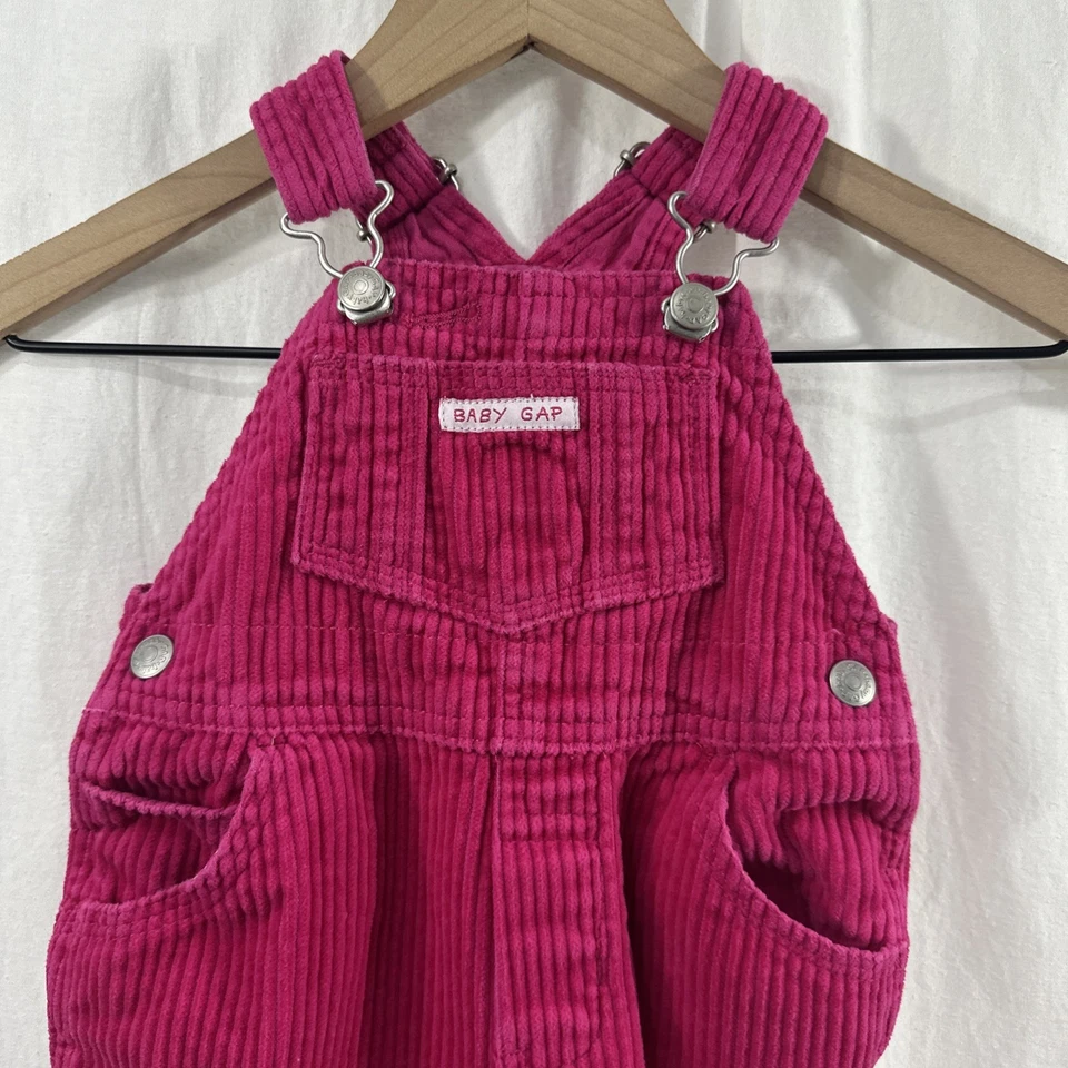 Mono de pana rosa Baby Gap Hot niñas talla M 6-12 meses botón a presión Foto 4 de 4