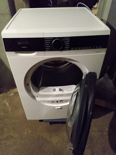 Wäschetrockner Wärmepumpe Siemens WQ33G2D40 weiß, kleine Delle
