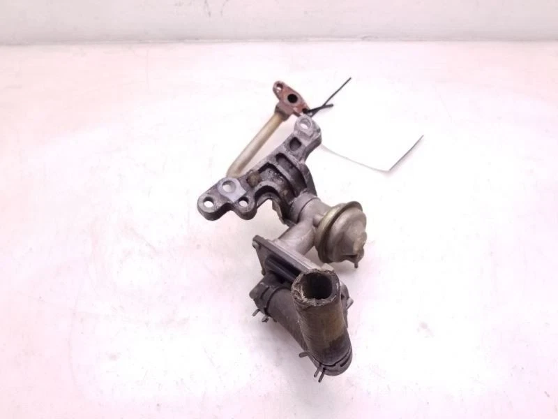 Toyota 4runner SR5 1991 V6 4x4 con válvula EGR.  Foto 2 de 4