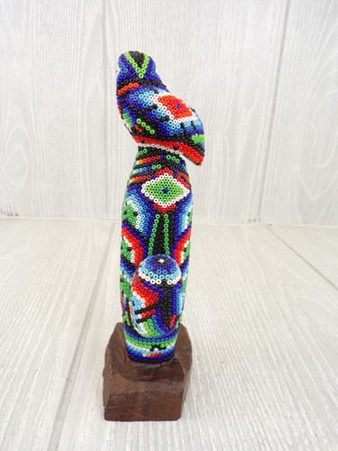 Cuentas de cactus mexicanas huichol sobre cera y arte en madera 7" H ¡EXCELENTE ESTADO USADO!! - Imagen 6 de 14