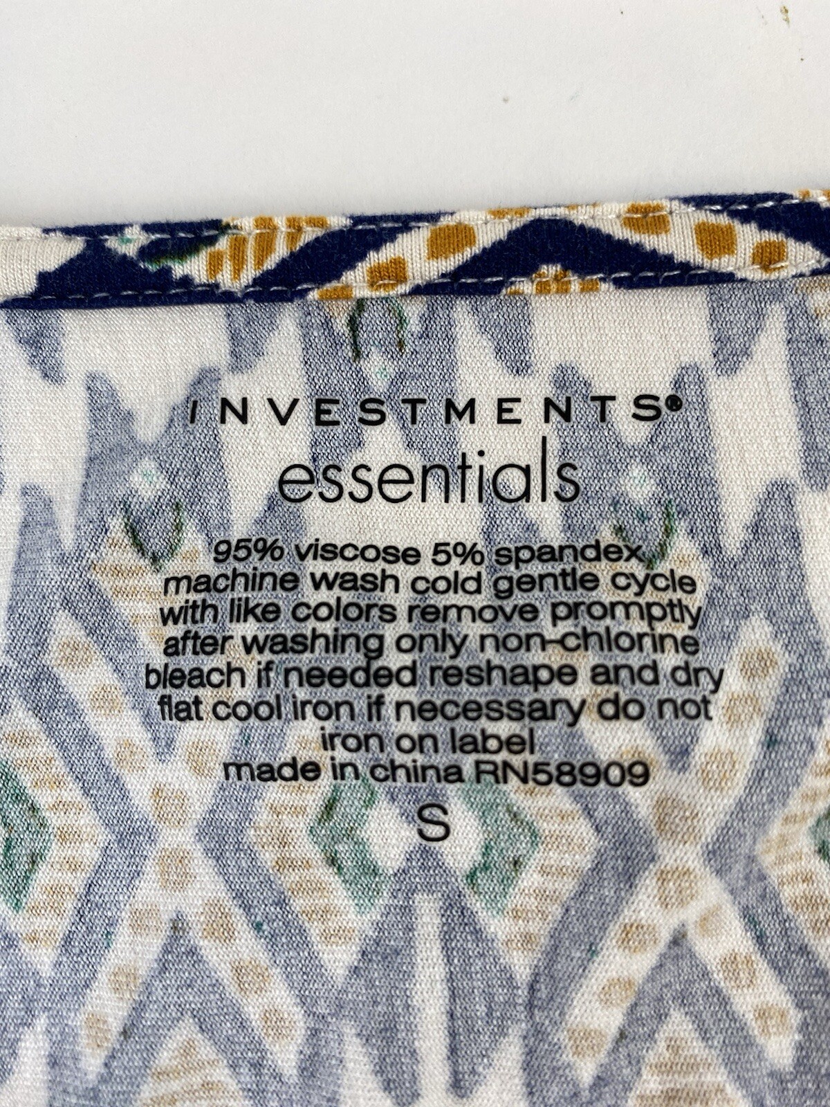 Investments Essentials Long Sleeve Cream with Design Women's Top Size S Small thumbnail 3