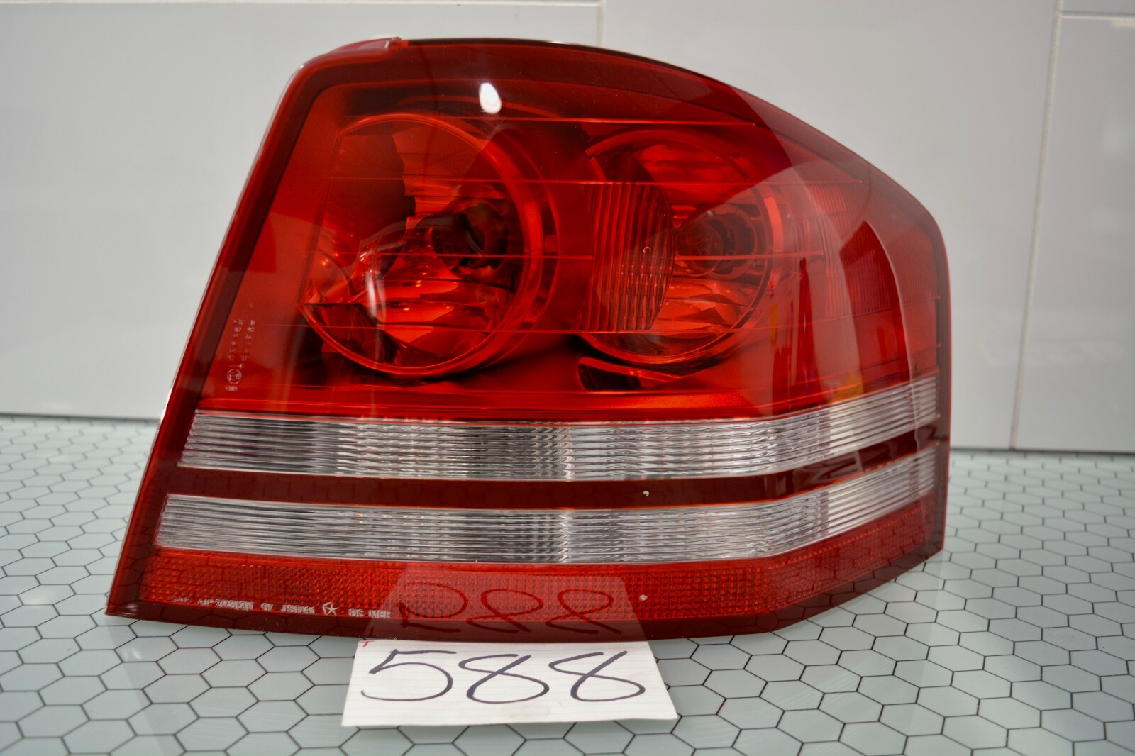 07 08 09 10 Dodge Avenger PASSENGER Side Tail Light Used Rear Lamp 588-T