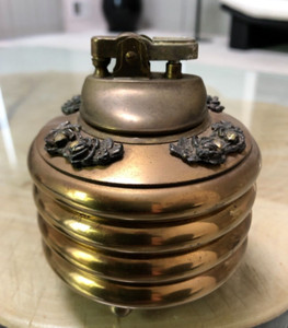 Vtg. N.Y.C. ~Gold Tone~ Metallic Table Cigarette Lighter w/(3) Ashtrays Set