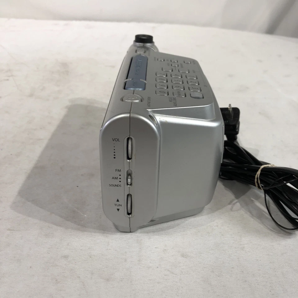 Timex AM/FM Dual Alarm Clock Radio T736 Display Projector Redi-Set- Tested - Image 4 of 4