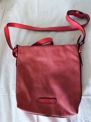 Aus einer Auflösung: Tolle pinke Esprit Handtasche
