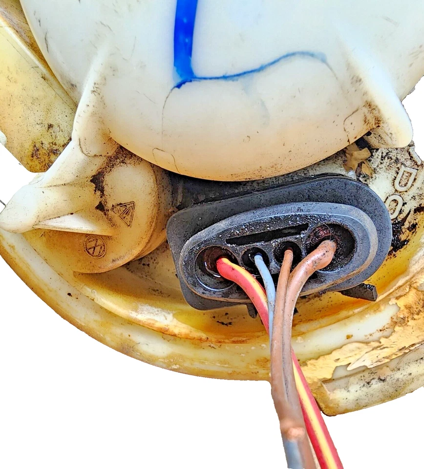 2004–2007 Volkswagen Touareg Fuel Filter Flange Strainer with Pump 7L0919679 229 - Image 4 of 4