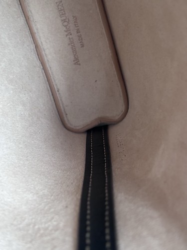Alexander McQueen The Bow Black Leather Mini Crossbody Bag - New With Tags - Picture 13 of 19