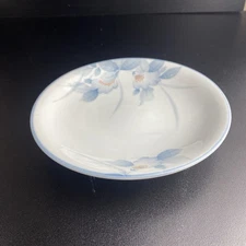 Japanese Mino Yaki Ware 6.5" Serving Plate White with Blue Flowers Made Japan