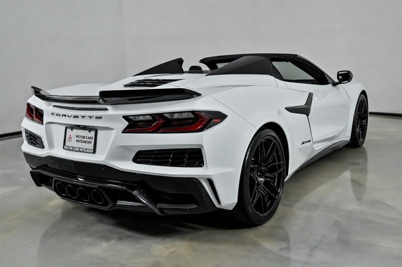 2024 Arctic White Chevrolet Corvette   | C8 Corvette Photo 8