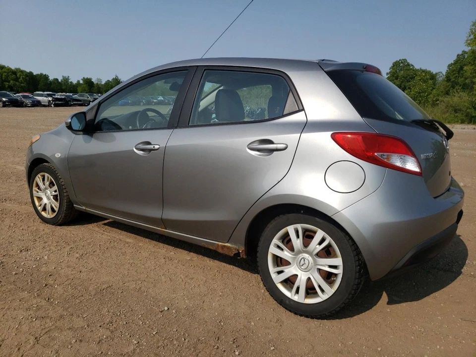 Used Lower Air Cleaner Assembly fits: 2012 Mazda 2 lower Lower Grade A - Image 2 of 4