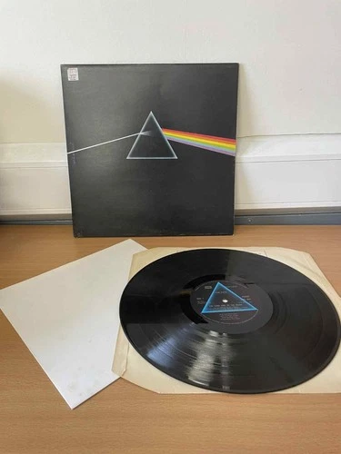 1973 Pink Floyd Dark Side Of The Moon SHVL 804 UK Vinyl LP With Poster. Record.
