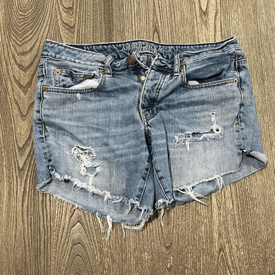 American Eagle Jean Shorts Distressed Denim Frayed Hem Medium Wash Blue Size 6