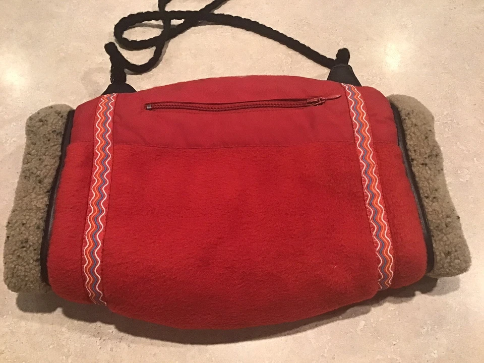INUK Fleece Hand Warmer Canada - Image 2 of 4