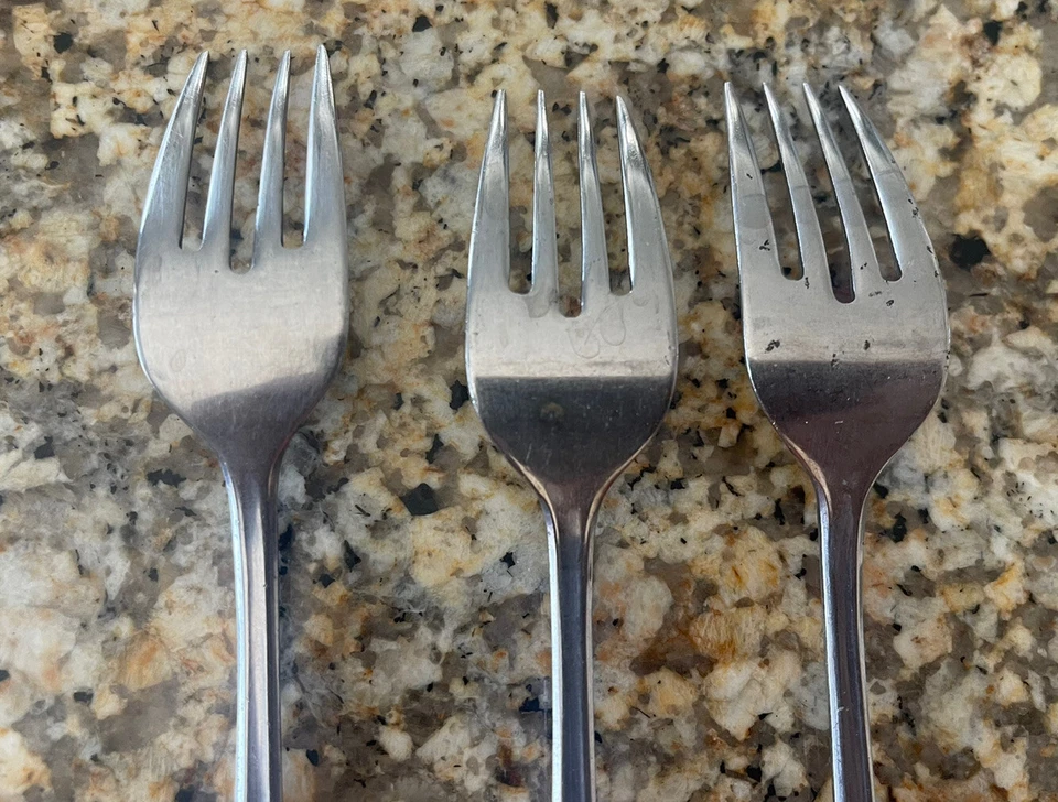 Lote de 3 cubiertos Supreme por toalla cena ensalada tenedor acero inoxidable Japón Foto 3 de 4