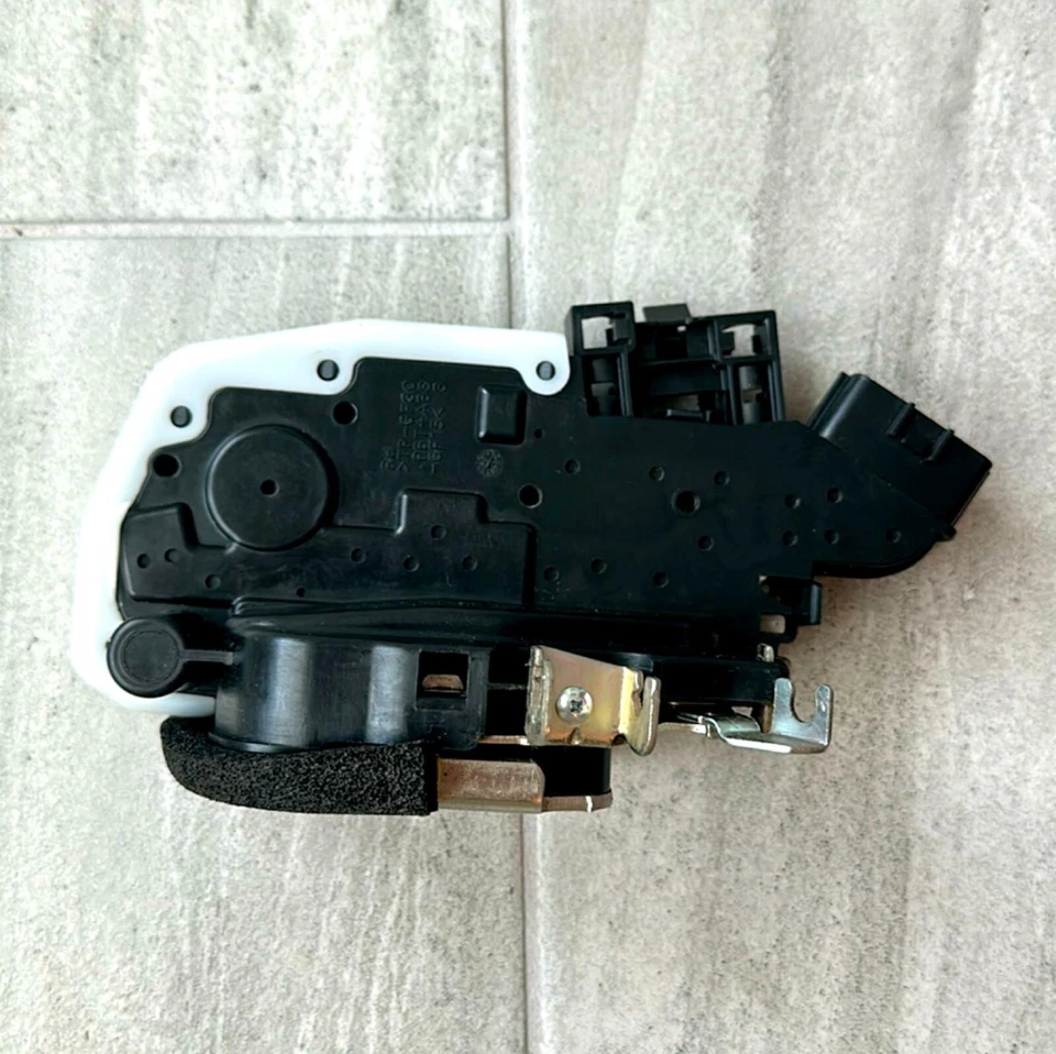 GARANTÍA DE POR VIDA 2013 a 2017 Actuador de bloqueo de puerta genuino Nissan Versa delantero derecho Foto 2 de 4