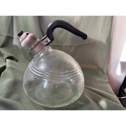 Vtg 40's McKee Glassbake Whistling Tea kettle Bakelite Handle - Picture 5 of 7