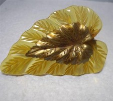 Vintage Art Deco Apple Juice Bakelite Carved Leaf Shape Dress/Fur Clip