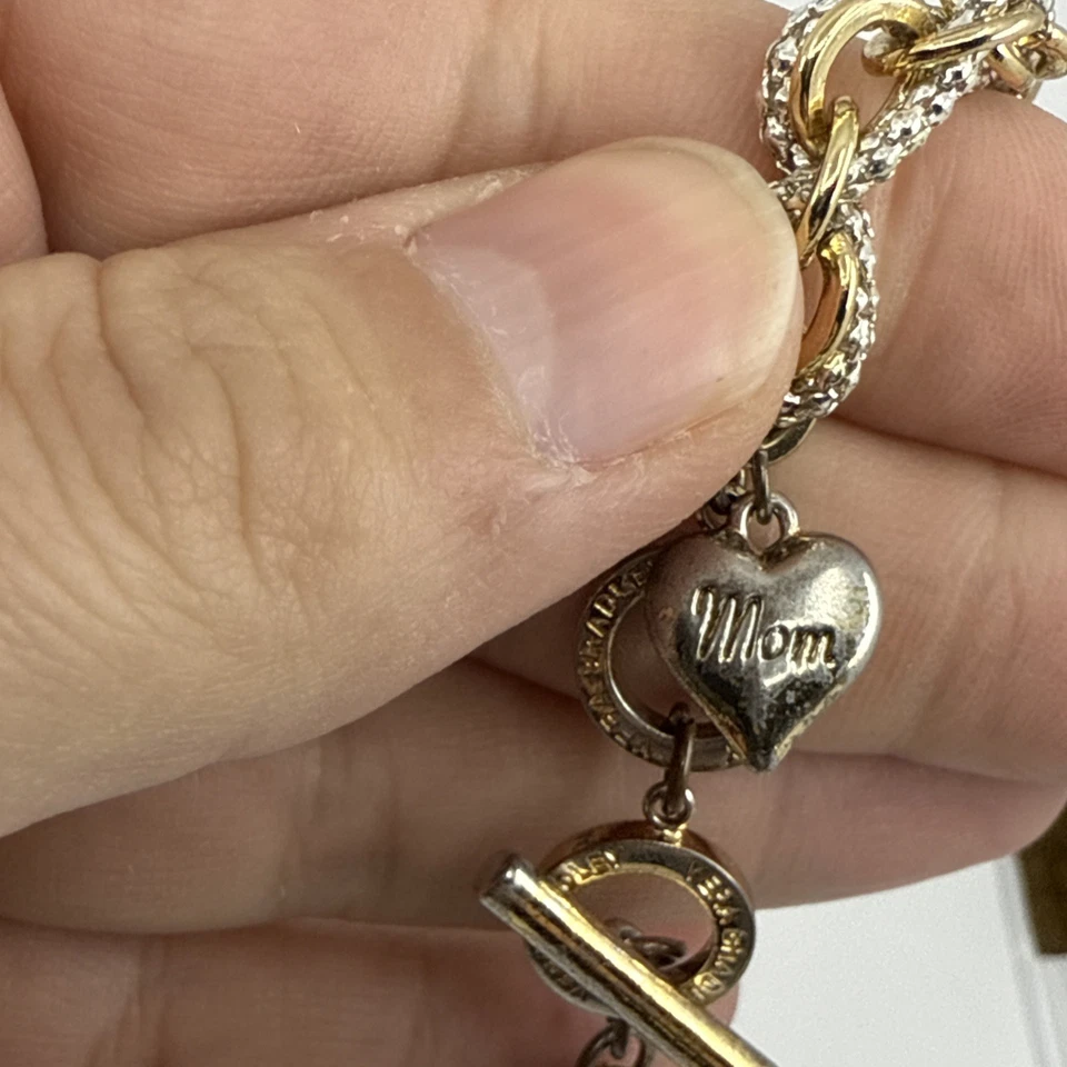 "Brazalete de eslabones de palanca en tono plata y oro retorcido de 6"" firmado por Vera Bradley" Foto 3 de 4