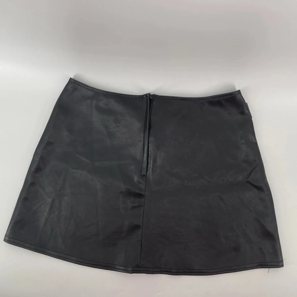 Xoxo Vegan Leather Mini Skirt Size 11 Black Vintage Y2K Goth Grunge Metal Punk - Image 2 of 4