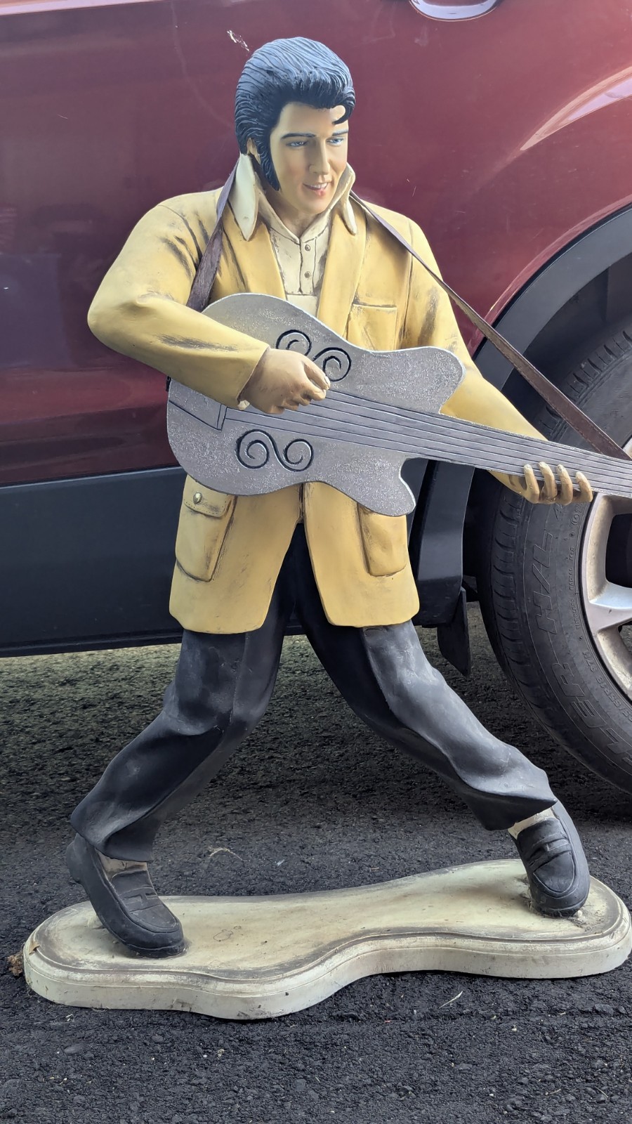 Elvis Presley  superfans only issued   statue  3ft tall