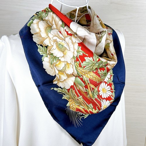 Salvatore Ferragamo Silk Scarf Bird & Flower Print Square 34" Blue Red Excellent - Picture 6 of 23