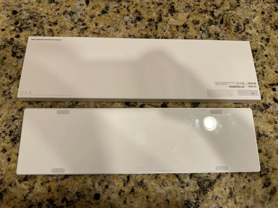 Apple Magic Keyboard with Numeric Keypad Silver MQ052LL/A Model A1843 - Image 2 of 4