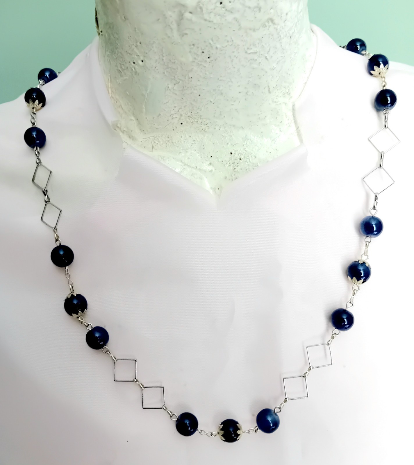 60cm Silver-Tone Modernist Necklace with Purple Glass Beads A309