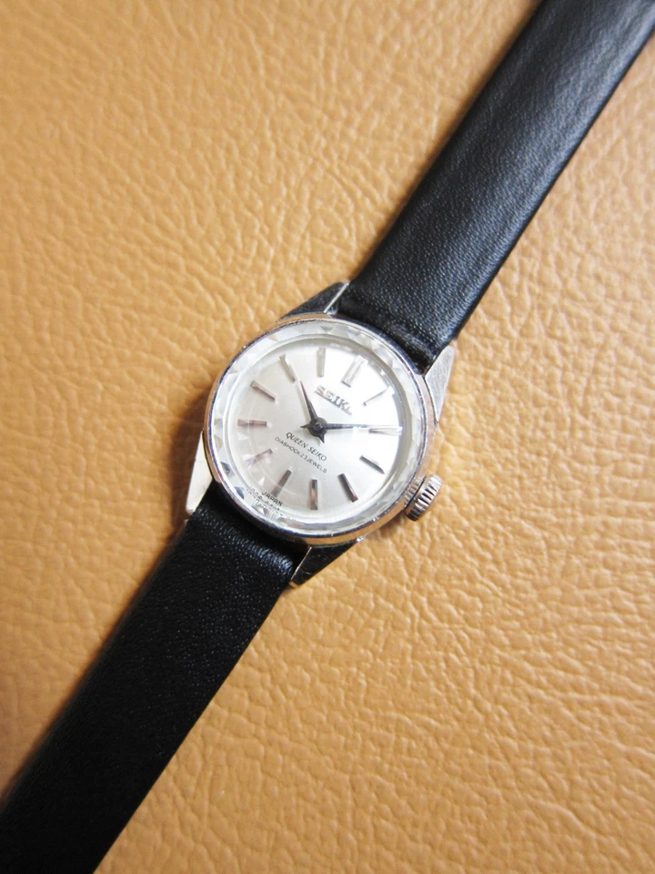 SEIKO Queen Seiko 1020-0010 Diashock 23 Jewels Mechanical Watch (MADE IN JAPAN) - image 2 of 4