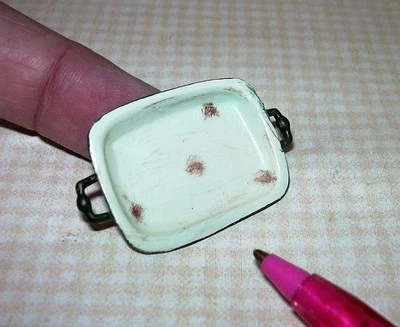 Miniature Aged Rustic Enamel Roaster Pan in BEIGE - DOLLHOUSE Miniatures 1:12 - Image 1 of 2