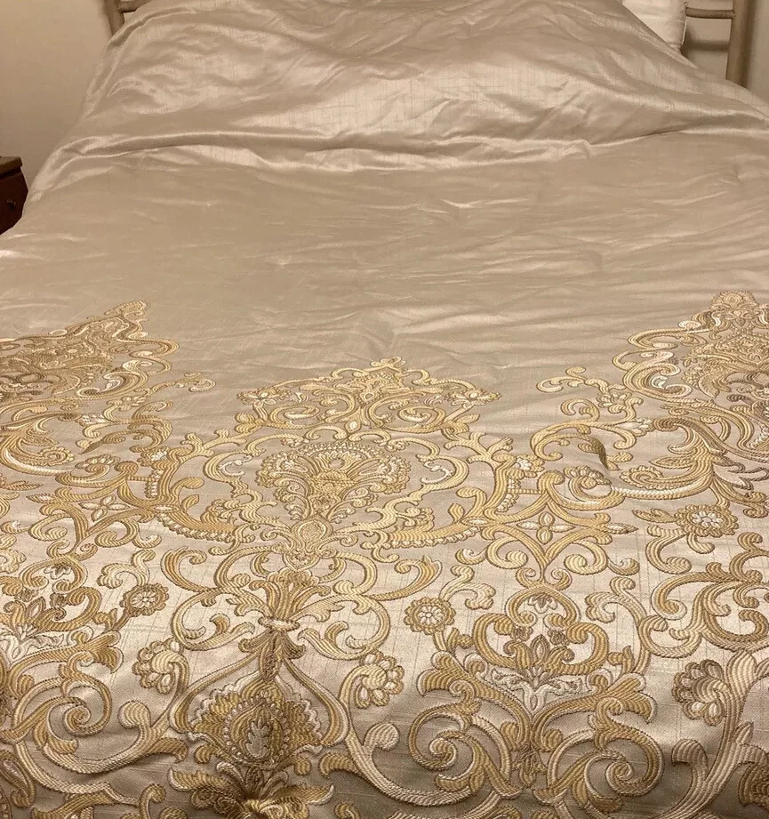 3 PCs Bombay Queen Comforter Set 2 Shams - Image 4 of 4