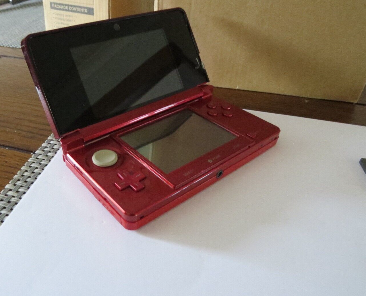 Nintendo 3DS Game Console Metallic Red+3 Games+Charge Lead+memory LK