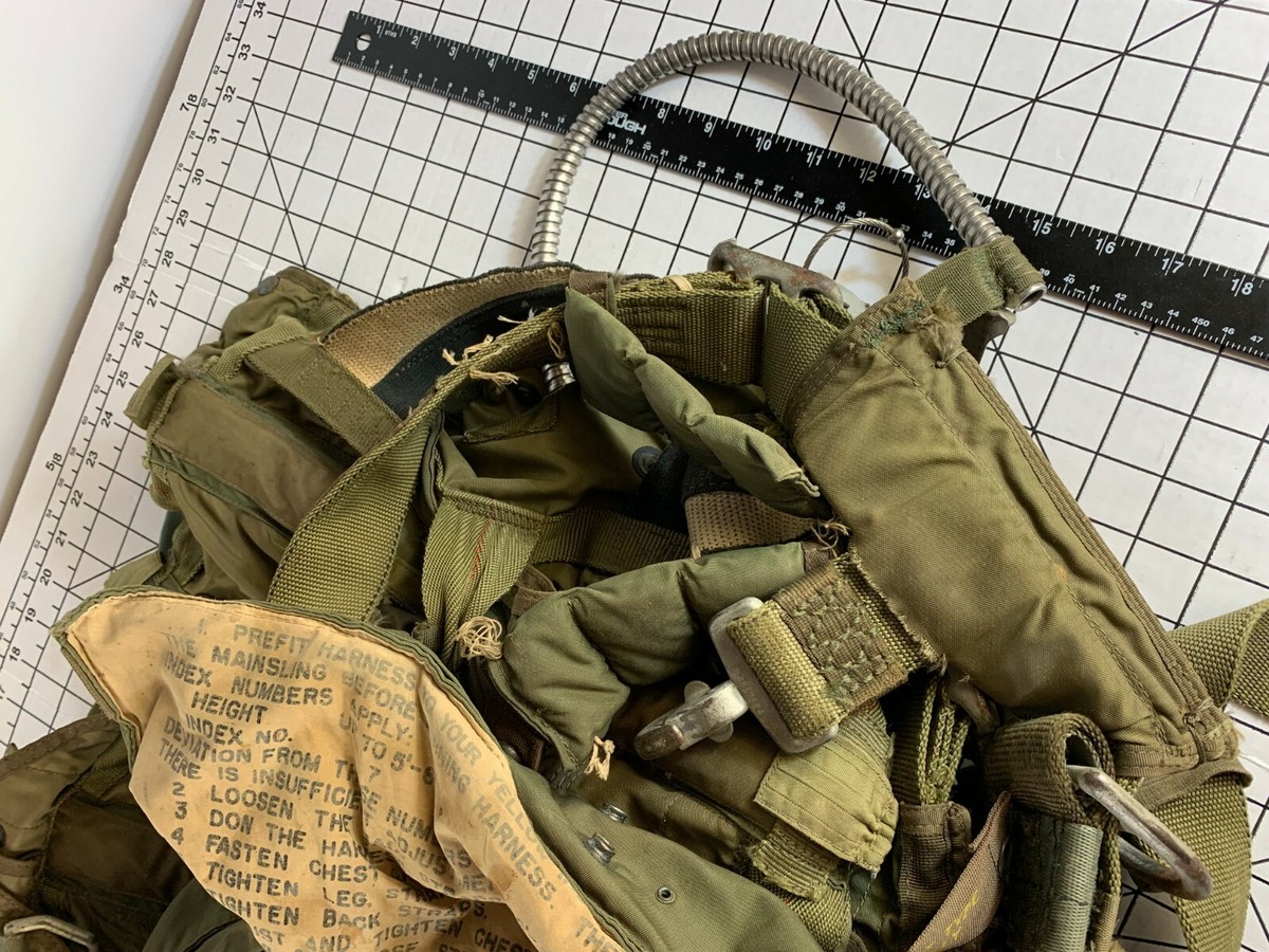 Vintage WWII Vietnam Korean War Airplane Parachute Bag Harness