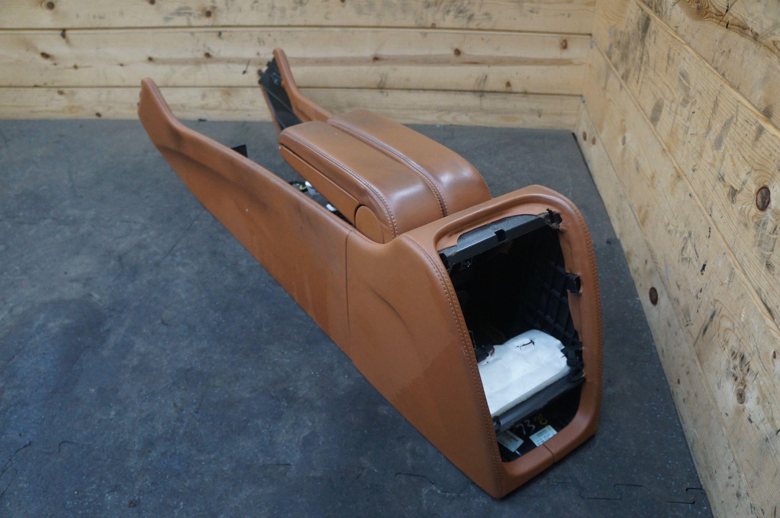 Front Center Console Armrest Leather 4W0863315 Bentley Flying Spur 2013-18 *Note