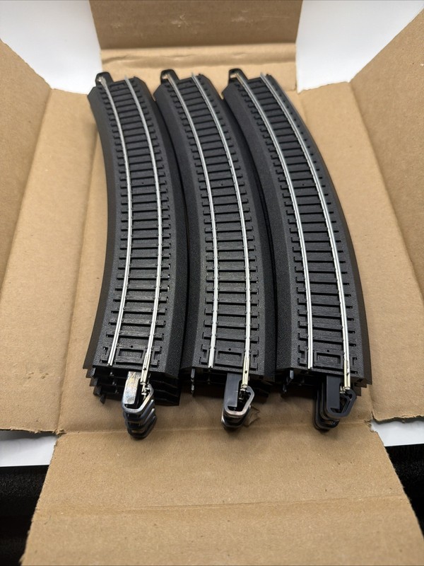 Lot of 12 New.  Bachmann HO NS E-Z Track 18 Inch 30 R Curves