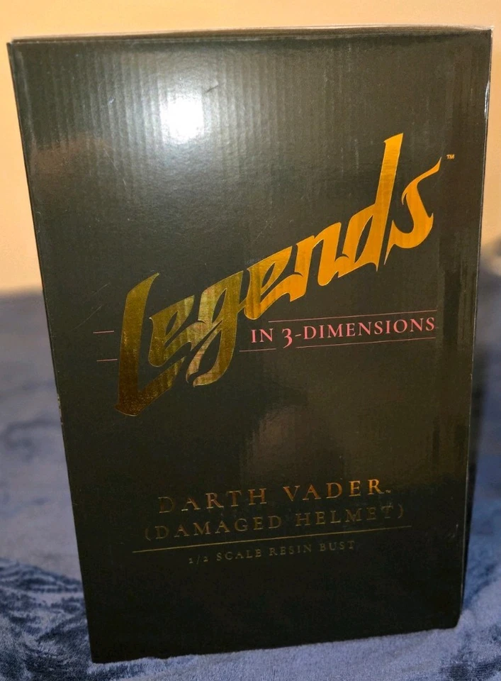 Star Wars Legends in 3D Darth Vader (Damaged Helmet) 1/2 Scale Lim Edition Bust - Image 2 of 4
