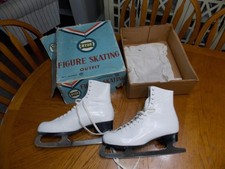 Vintage Hyde Women's White Leather Ice Figure Skates Size 8 1/2 W/ Box