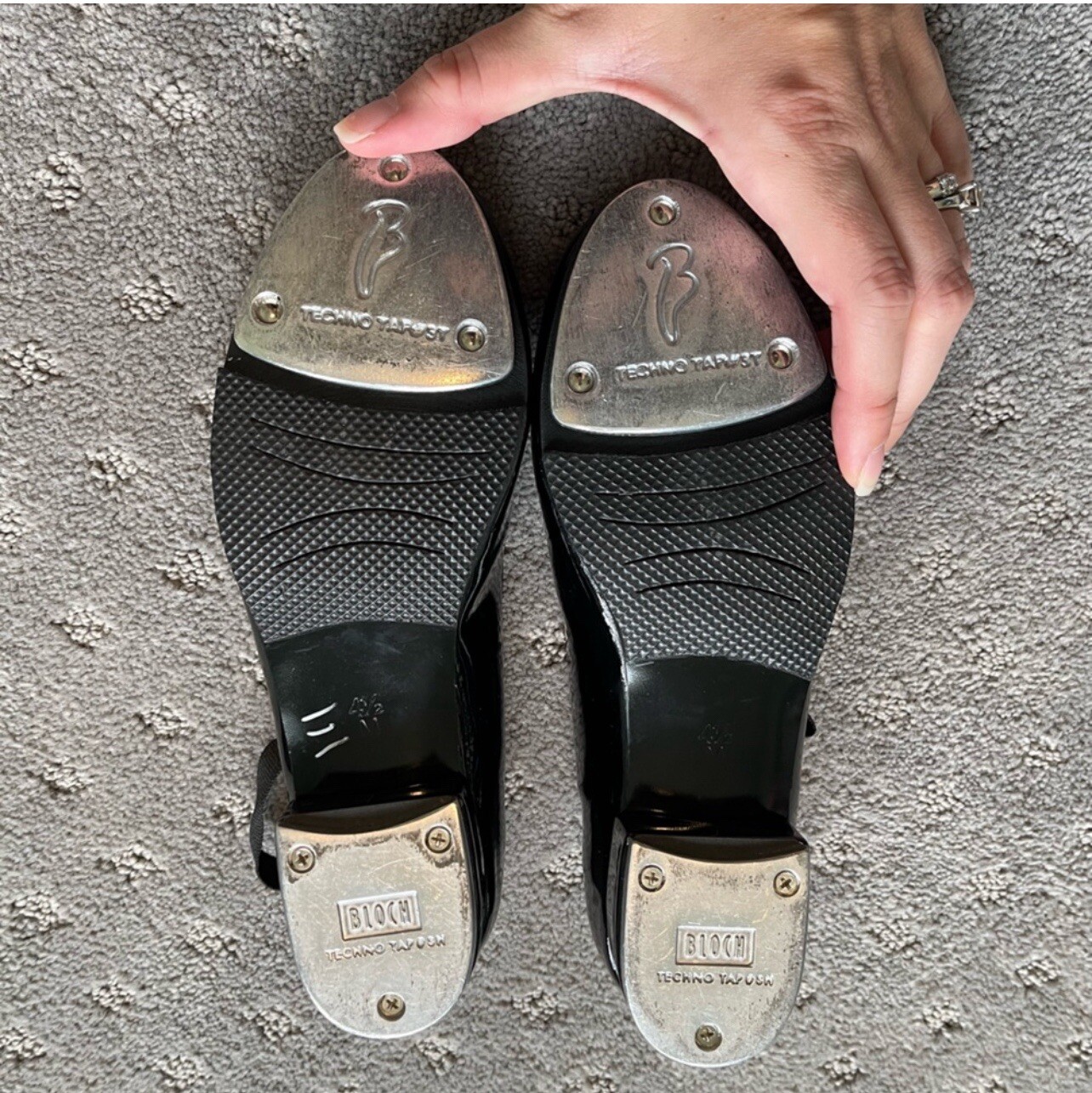 Bloch Girls Tap Shoes Size 4.5M Black Faux Patent… - image 6