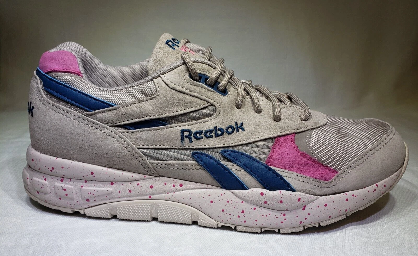 Baskets Reebok Ventilator Supreme gris AQ9904 athlétique nubuck homme taille 11,5