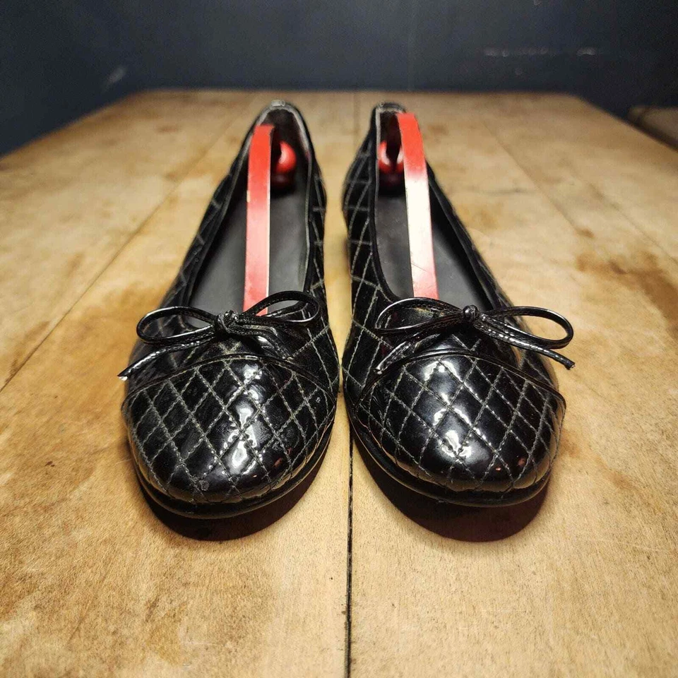 STUART WEITZMAN sz 8.5 N Black Patent Leather Quilted Ballet Flats Low Wedge - Image 2 of 4