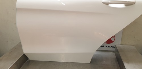 MERCEDES C CLASS W205 MK4 2014-2021 SALOON PASSENGER SIDE REAR DOOR IN WHITE - Picture 3 of 12