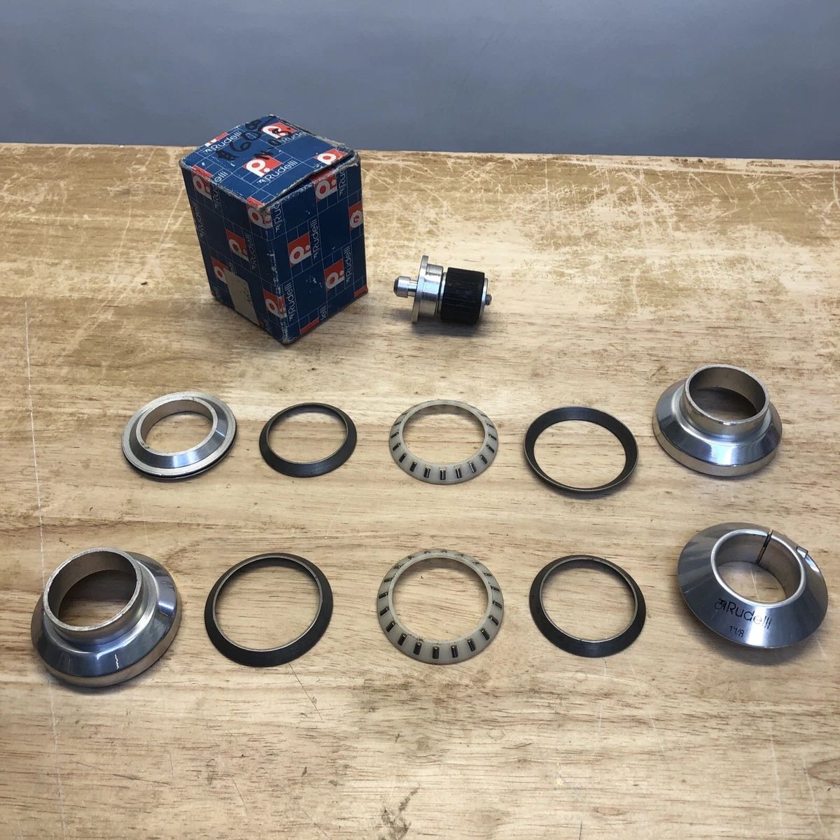 Threaded on sale headset bearings